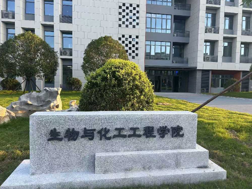 祁连县扬州职业大学体育场高杆灯项目